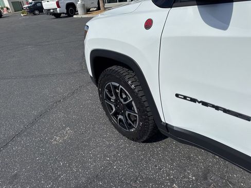 Used 2025 Jeep Compass Trailhawk w/ Trailer Tow Group image 10