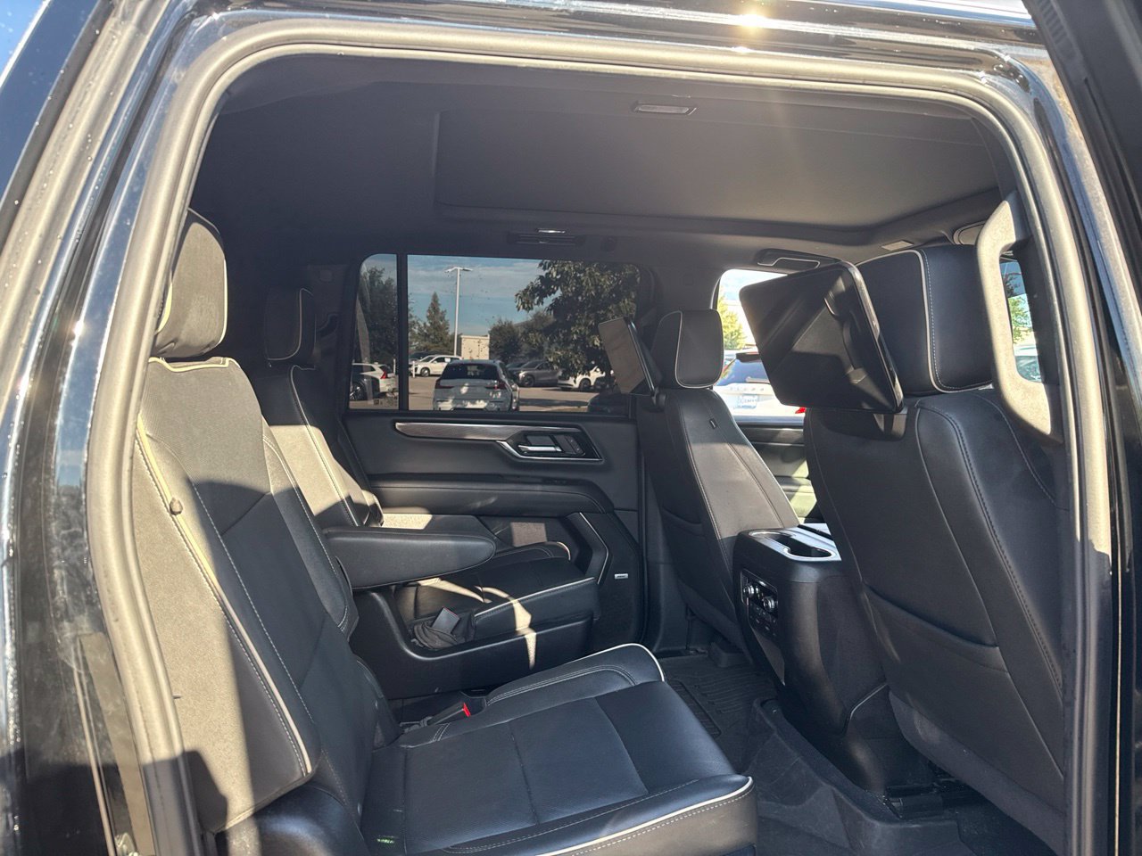 Used 2025 GMC Yukon XL Elevation w/ Elevation Premium Package AWD/4WD image 22
