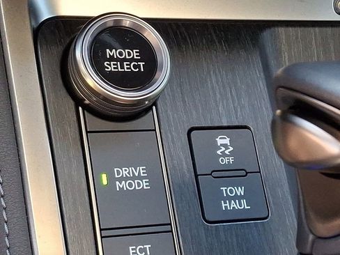 Used 2025 Lexus GX 550 w/ Accessory Package (2T) AWD/4WD image 26