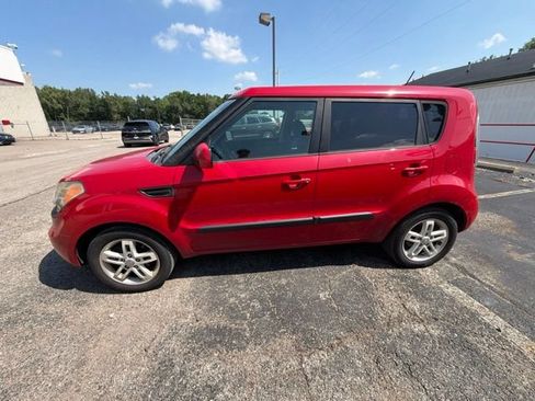 Used 2011 Kia Soul + FWD image 2