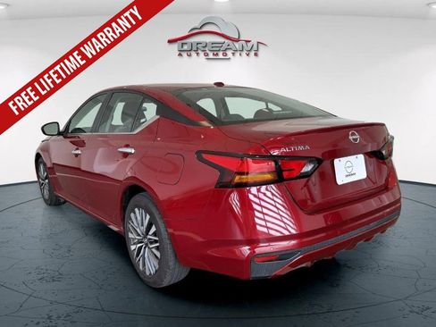 Used 2024 Nissan Altima 2.5 SV FWD image 5