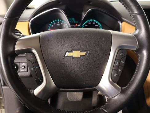 Used 2014 Chevrolet Traverse LT image 3