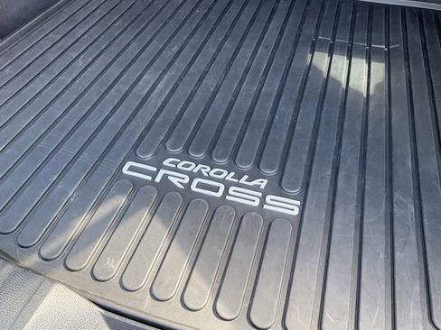 Used 2023 Toyota Corolla Cross SE image 27