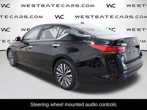 Used 2023 Nissan Altima 2.5 SV image 5