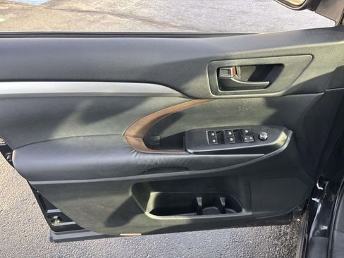 Used 2014 Toyota Highlander Plus image 13