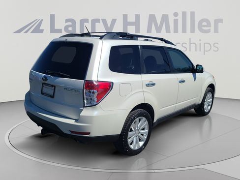 Used 2012 Subaru Forester 2.5X Premium w/ All-Weather Pkg AWD/4WD image 5