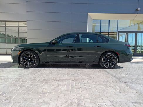 Used 2025 BMW 760i xDrive w/ Executive Package image 8