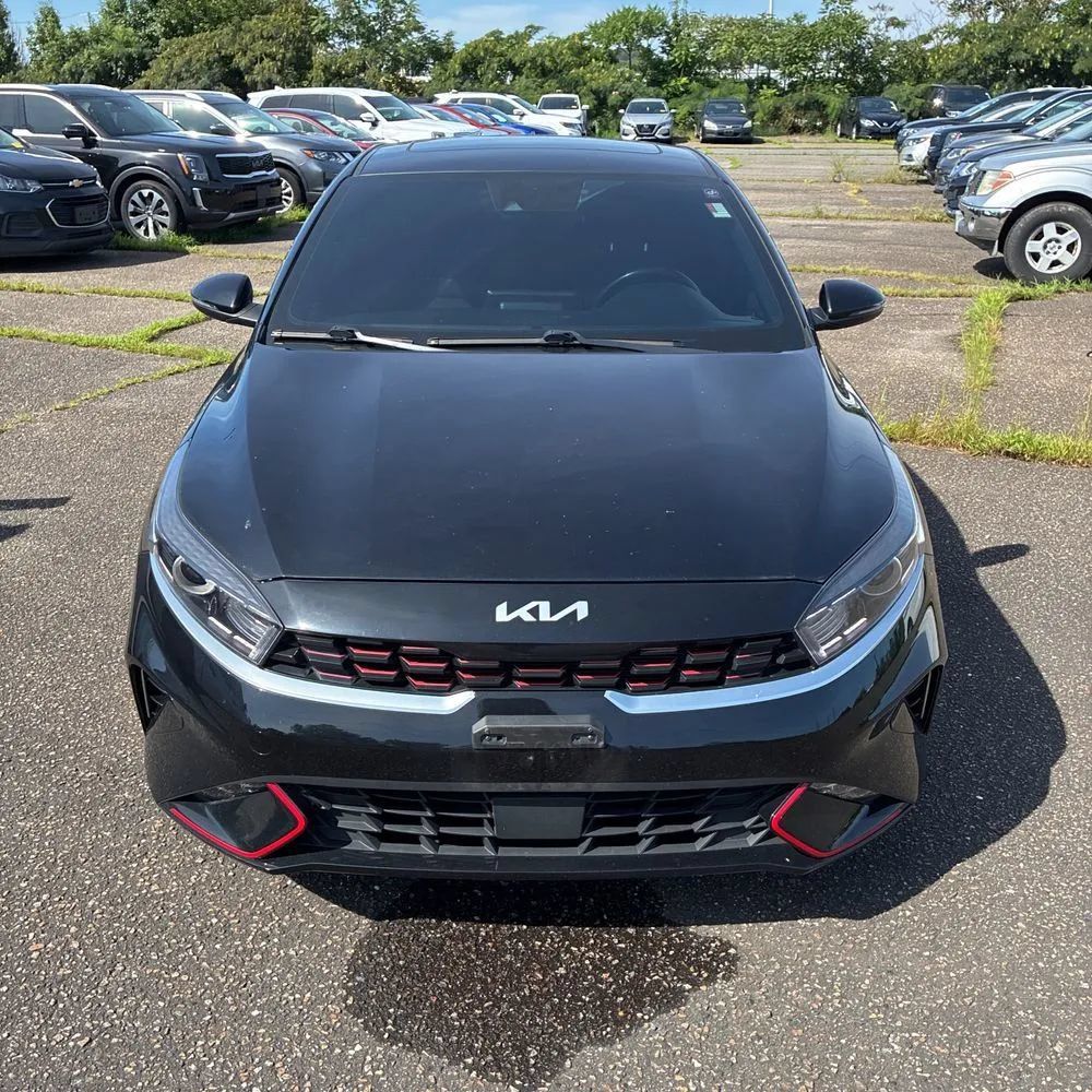 Used 2023 Kia Forte GT-Line w/ GT-Line Premium Package FWD image 2