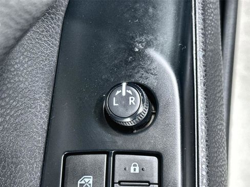 Used 2019 Toyota Camry LE w/ Sunroof Package FWD image 15