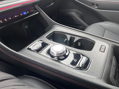 Used 2025 Jeep Wagoneer S Limited image 16