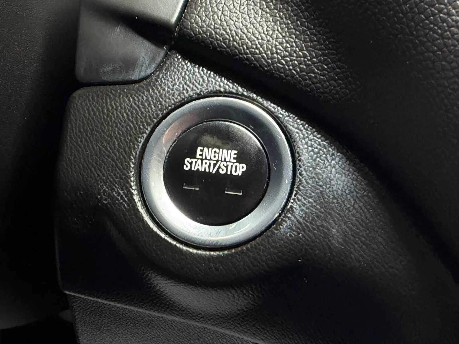 Used 2018 Chevrolet Equinox LT FWD image 33