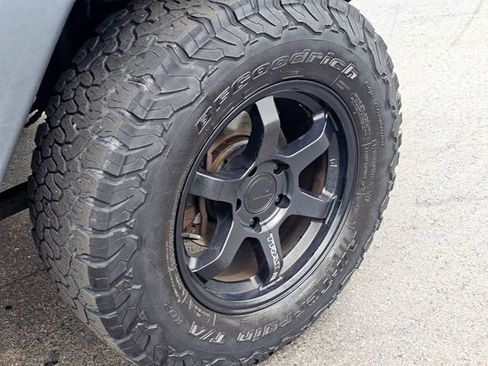 Used 2012 Jeep Wrangler Unlimited Sport image 7