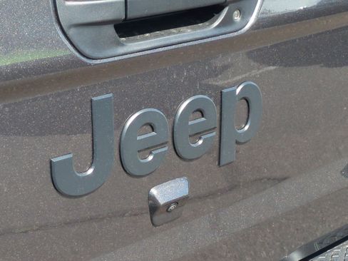 New 2026 Jeep Gladiator Sport AWD/4WD image 24