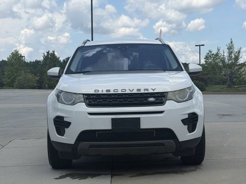 Used 2017 Land Rover Discovery Sport SE AWD/4WD image 2