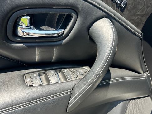 Used 2024 INFINITI QX80 Luxe RWD image 6