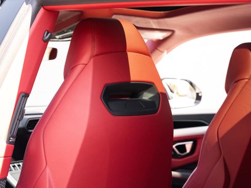 Used 2022 Lamborghini Urus image 56