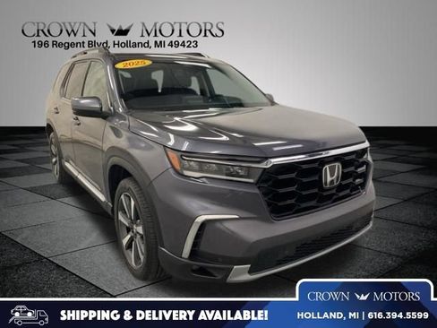 Certified 2025 Honda Pilot Touring image 1