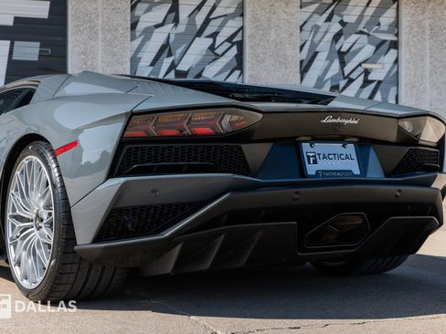 Used 2018 Lamborghini Aventador S image 15