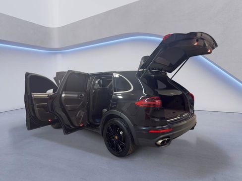 Used 2015 Porsche Cayenne Turbo AWD/4WD image 10