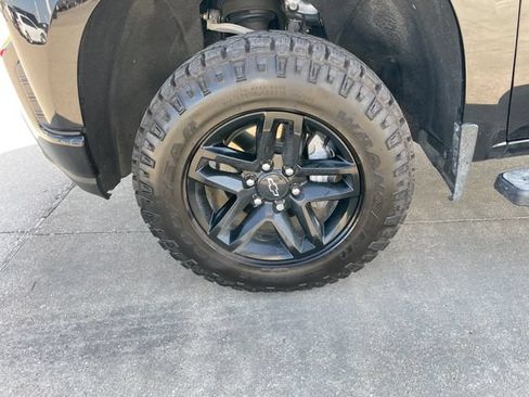 Used 2021 Chevrolet Silverado 1500 Custom Trail Boss AWD/4WD image 29