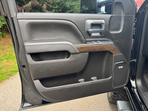 Used 2018 GMC Sierra 2500 Denali w/ Duramax Plus Package AWD/4WD image 26