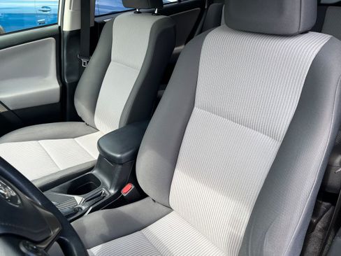 Used 2015 Toyota RAV4 LE AWD/4WD image 18