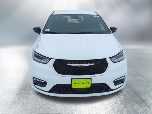 New 2026 Chrysler Pacifica Select FWD image 2