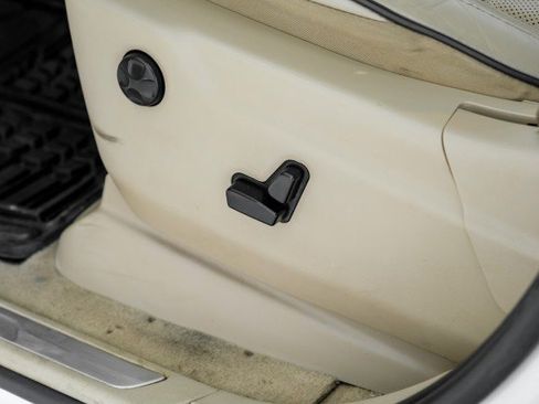 Used 2015 Jeep Grand Cherokee Overland RWD image 30