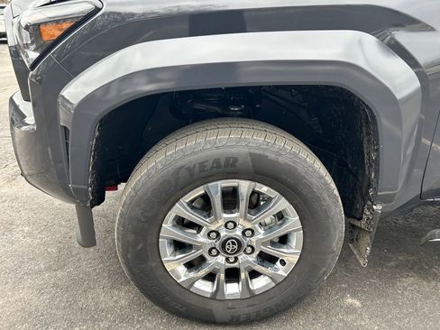 Certified 2025 Toyota Tacoma Limited image 26