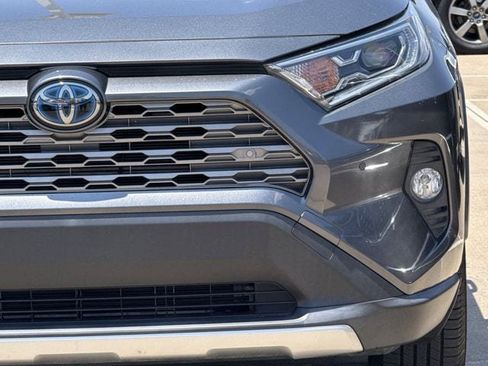 Used 2020 Toyota RAV4 Limited AWD/4WD image 9