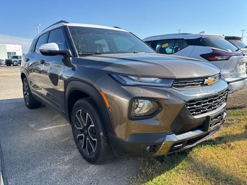 Used 2021 Chevrolet TrailBlazer ACTIV w/ Sun and Liftgate Package AWD/4WD image 3