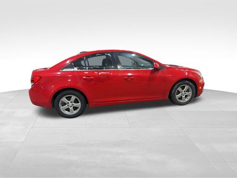 Used 2016 Chevrolet Cruze LT w/ Technology Package image 4
