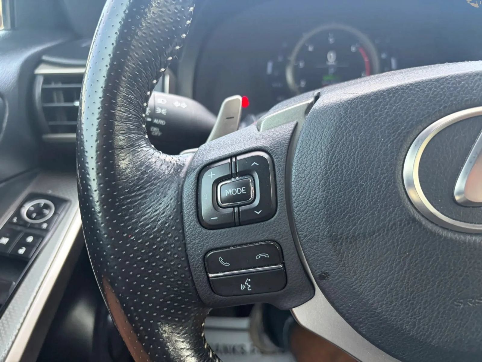 Used 2017 Lexus IS 200t F Sport w/ F Sport Package RWD image 19
