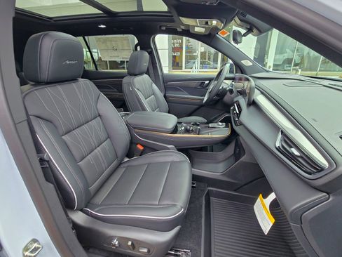 New 2026 Buick Enclave Avenir w/ Super Cruise Package image 17