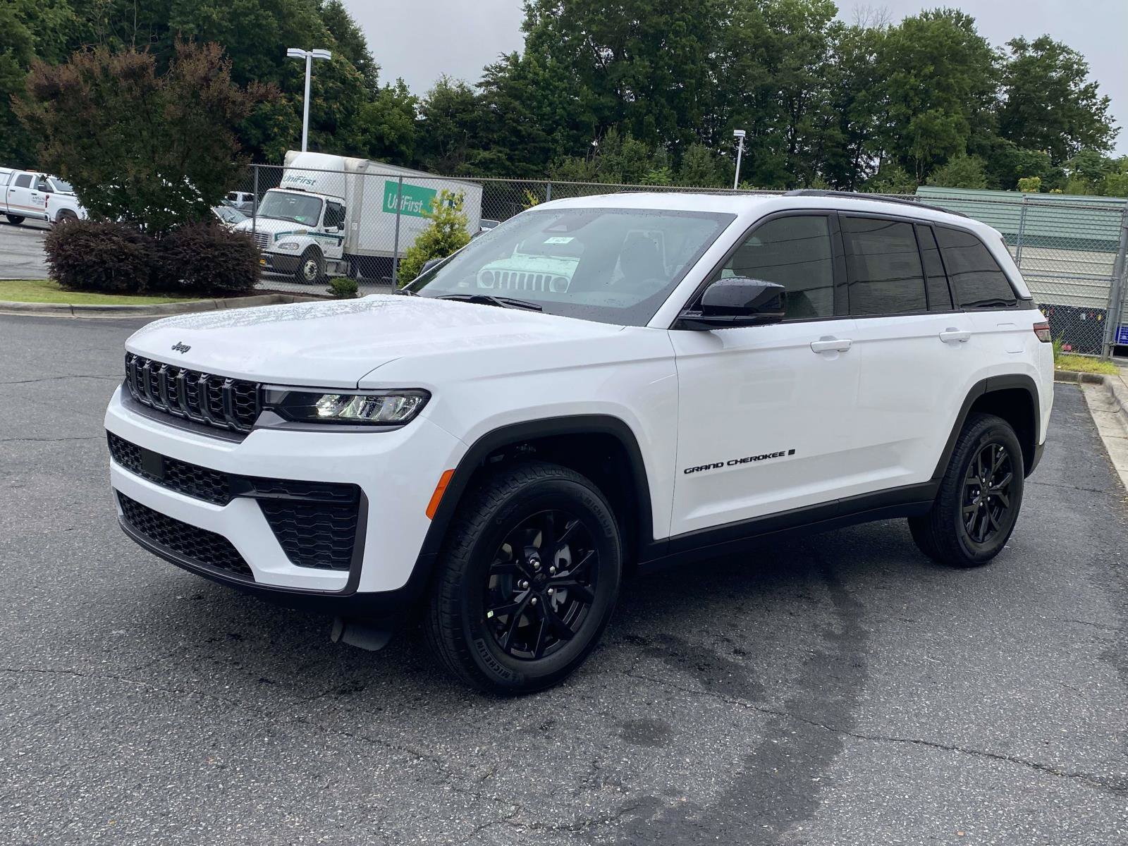 New 2026 Jeep Grand Cherokee Altitude AWD/4WD image 3