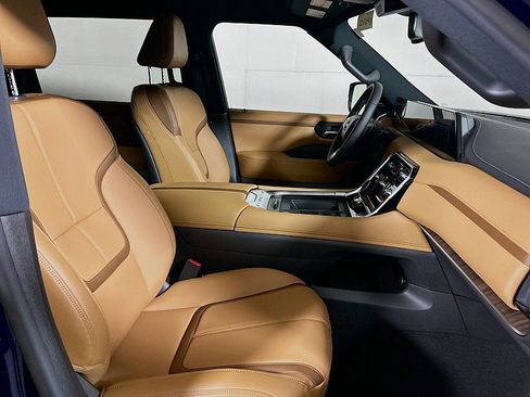 New 2025 Nissan Armada SL w/ Captain's Chari Seat Package image 30