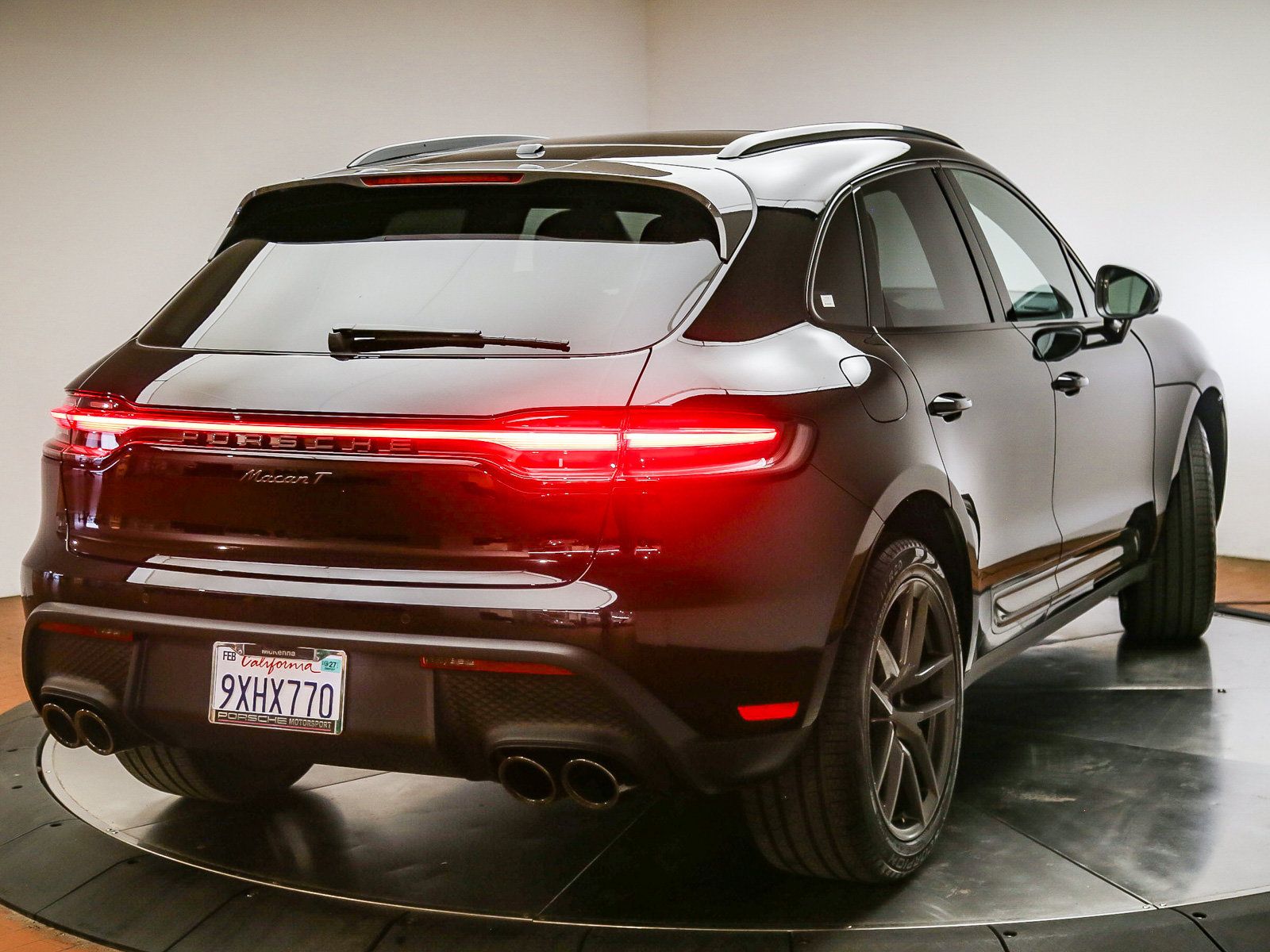 Certified 2026 Porsche Macan Turbo AWD/4WD image 7