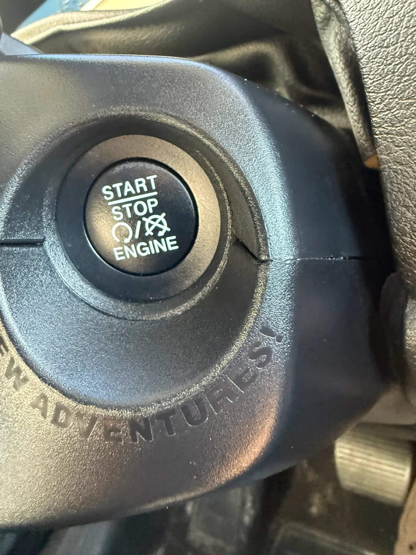 Used 2016 Jeep Renegade Latitude AWD/4WD image 12