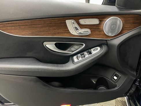 Used 2019 Mercedes-Benz C 300 4MATIC Sedan image 11