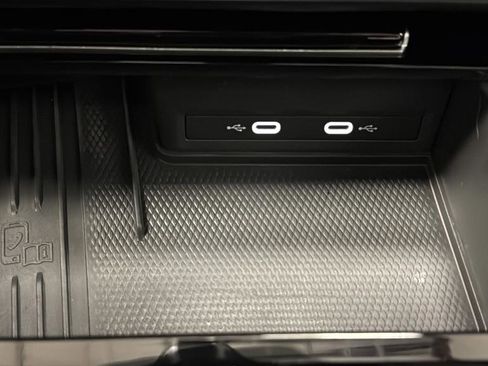 Used 2025 Volkswagen Atlas Cross Sport SEL Premium R-Line image 41