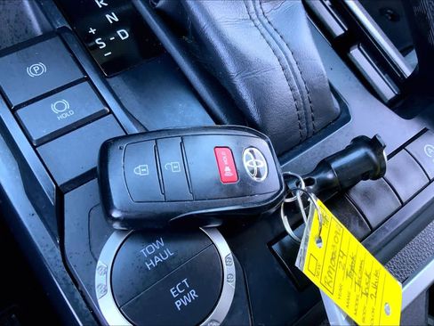 Used 2024 Toyota Tacoma SR5 image 15