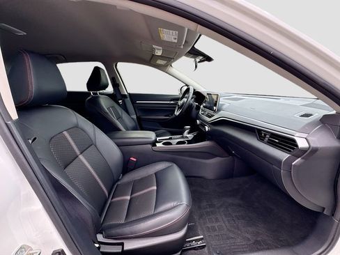 Used 2024 Nissan Altima 2.5 SR image 19