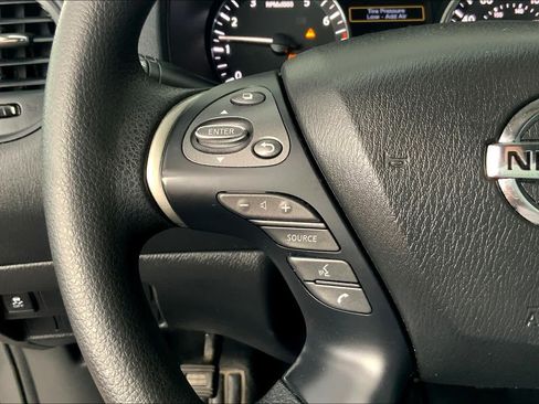 Used 2020 Nissan Pathfinder S FWD image 24