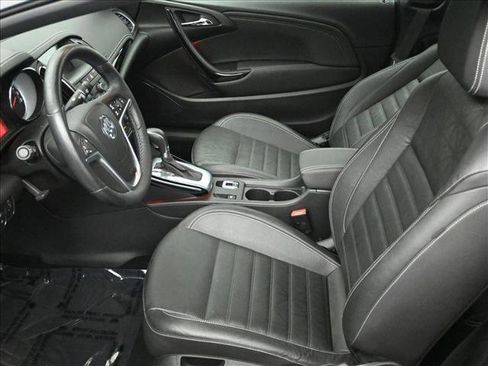 Used 2017 Buick Cascada Premium image 9