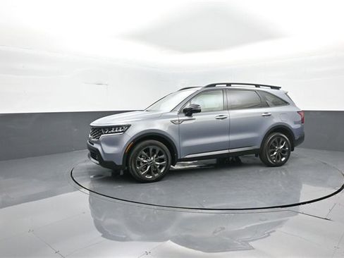 Used 2023 Kia Sorento X-Line EX image 4