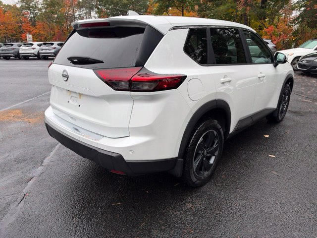 Used 2024 Nissan Rogue SV AWD/4WD image 5