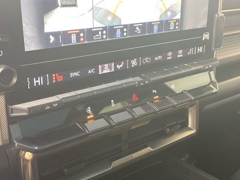 Used 2024 GMC Hummer EV 2X w/ LPO, Illumination Package image 19