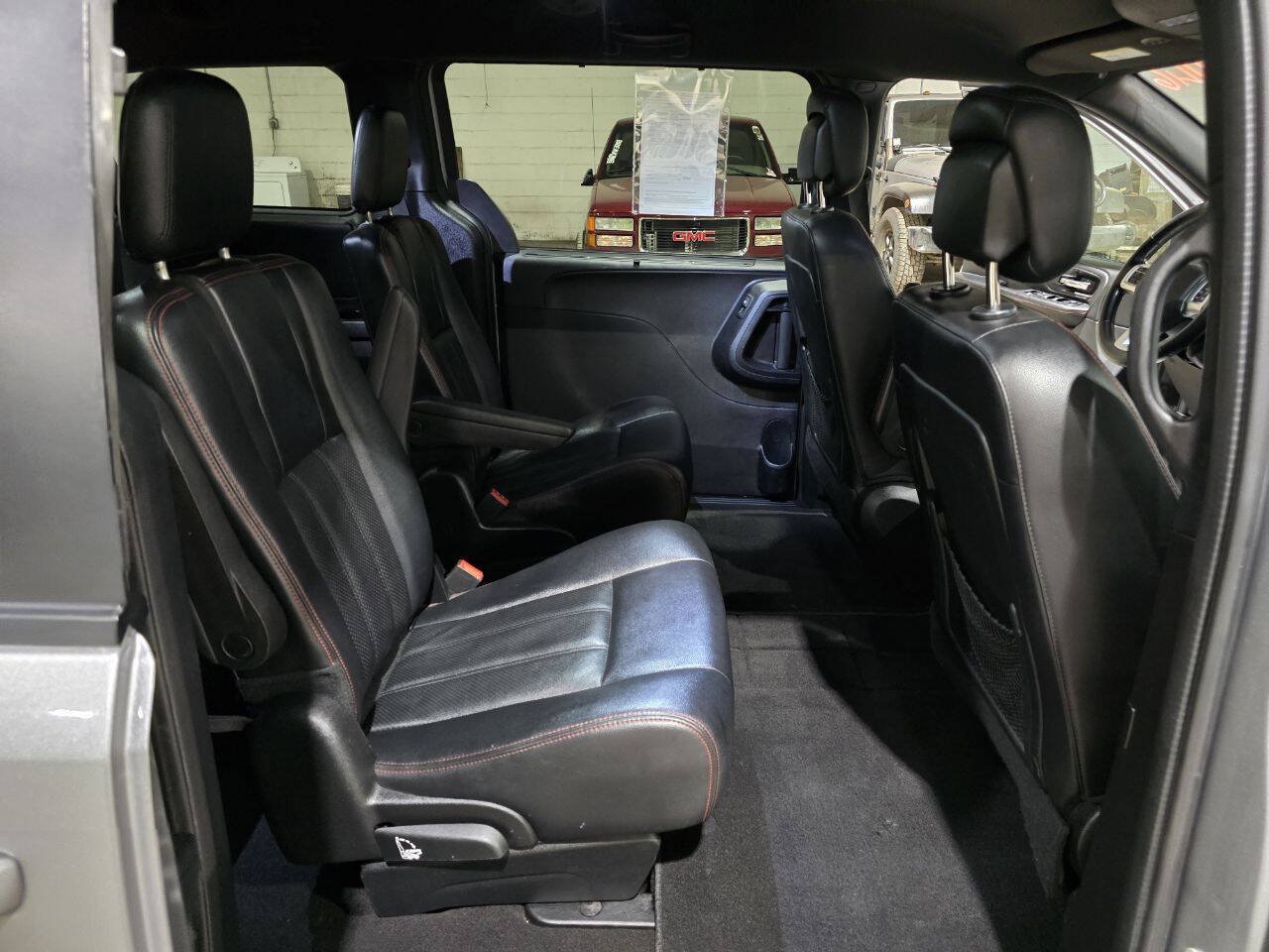 Used 2018 Dodge Grand Caravan GT FWD image 31