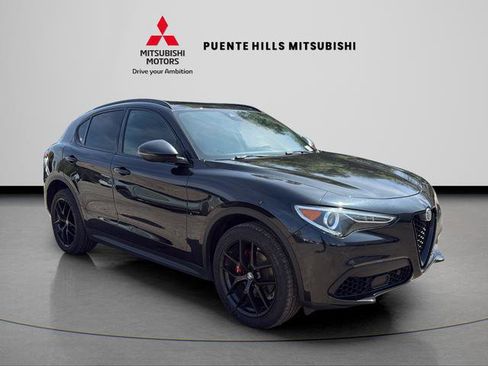 Used 2019 Alfa Romeo Stelvio Ti Sport w/ Quick Order Package 22S Sport AWD/4WD image 3