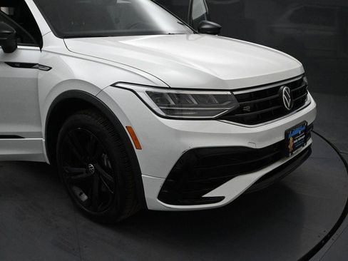 Used 2023 Volkswagen Tiguan SE R-Line AWD/4WD image 13